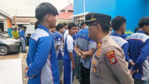 Wujudkan Generasi Berkarakter, Polsek Kedungwaringin Sambangi SMK Bima Sakti dalam Giat 'Police Goes to School