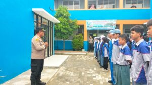 Wujudkan Generasi Berkarakter, Polsek Kedungwaringin Sambangi SMK Bima Sakti dalam Giat 'Police Goes to School