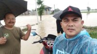 Cikarang Timur Dikepung Banjir, Sekcam Aris Sadikin Tinjau Langsung Titik Terdampak