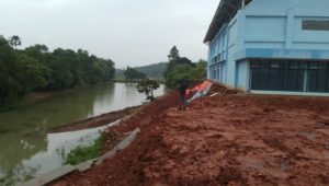 Kajian Teknis Dipertanyakan, Proyek GOM Rancabungur Picu Longsor di Bibir Setu