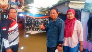 Direktur Utama PT Duta Mega Cemerlang Terjun Langsung Bantu Korban Banjir Bekasi