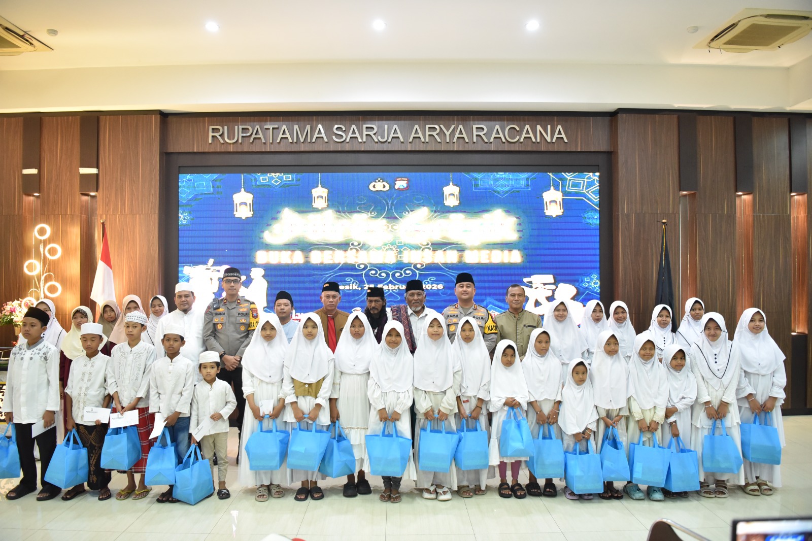 Polres Gresik Gelar Buka Bersama Insan Media dan Santuni Puluhan Anak Yatim di Bulan Suci Ramadan 1447 H