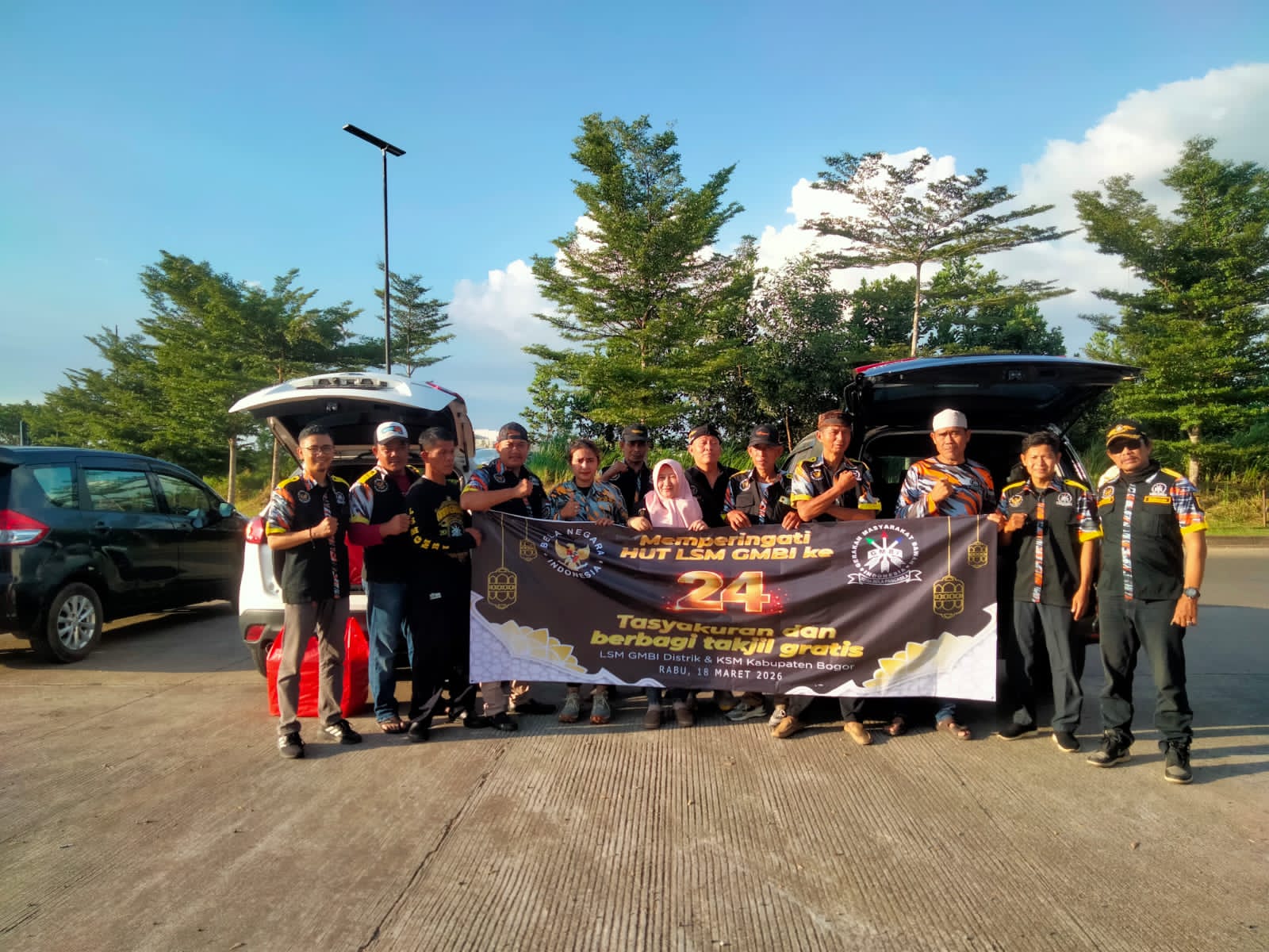 Pembagian 1.000 Takjil Gratis Meriahkan HUT ke-24 LSM GMBI DiPodomoro Tenjo