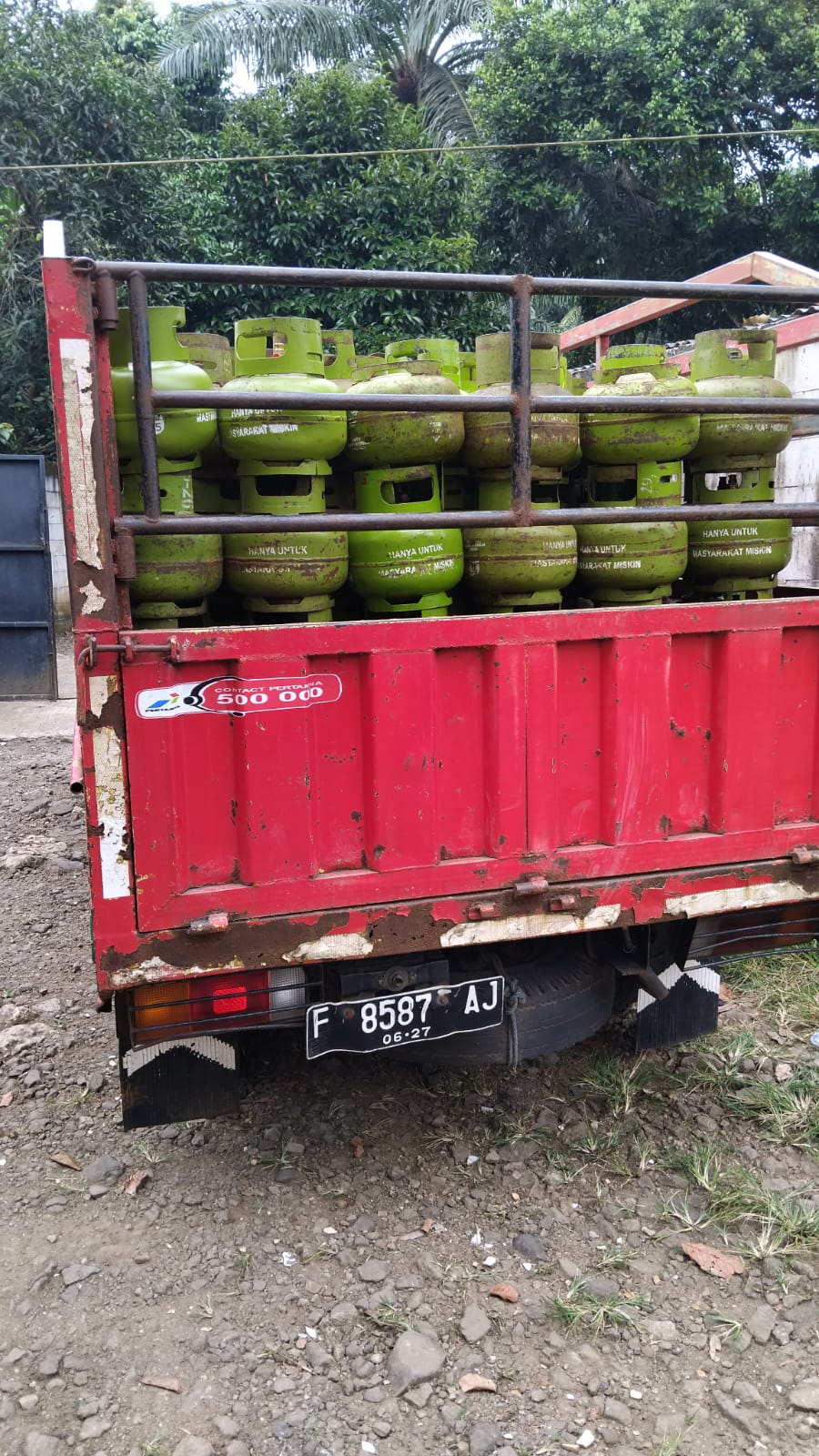 Diduga Salah Satu Oknum Polsek Rancabungur Jadi Beking Pengoplosan Gas LPG 3 Kg ke Tabung 12 dan 50 Kg di Bantar Sari