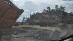 Diduga Tak Tersentuh APH dan Satpol PP, Aktivitas Galian C milik Haji Suro Beroperasi Bebas Diwilayah Desa Cipinang