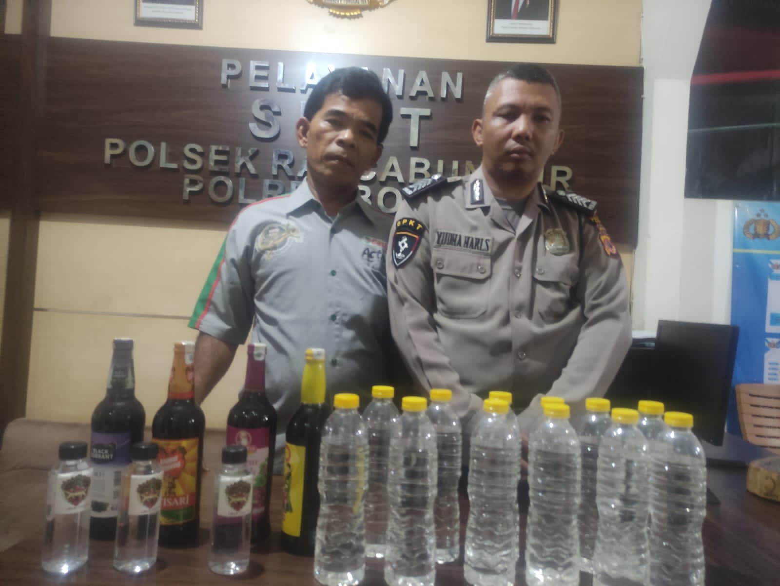 Polsek Ranca Bungur Gelar Razia Miras, Sejumlah Botol Diamankan